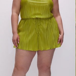 Good American Green Plisse Shorts size 4x